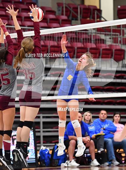 Thumbnail 3 in Morrilton vs. Valley View (AAA 4A Semifinal Playoff) photogallery.