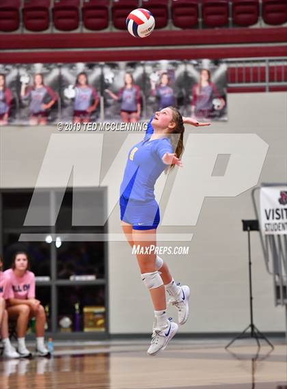 Thumbnail 2 in Morrilton vs. Valley View (AAA 4A Semifinal Playoff) photogallery.