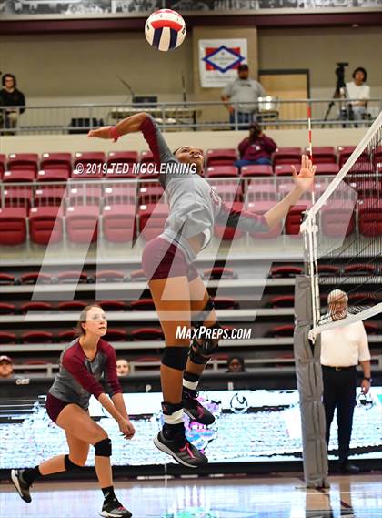 Thumbnail 3 in Morrilton vs. Valley View (AAA 4A Semifinal Playoff) photogallery.