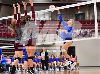 Thumbnail 1 in Morrilton vs. Valley View (AAA 4A Semifinal Playoff) photogallery.