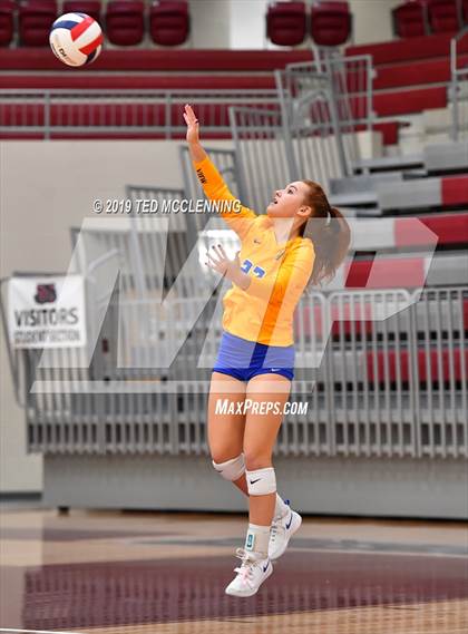 Thumbnail 1 in Morrilton vs. Valley View (AAA 4A Semifinal Playoff) photogallery.
