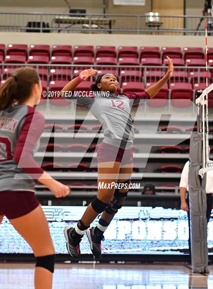 Thumbnail 2 in Morrilton vs. Valley View (AAA 4A Semifinal Playoff) photogallery.
