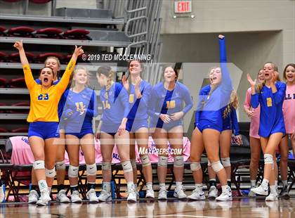 Thumbnail 3 in Morrilton vs. Valley View (AAA 4A Semifinal Playoff) photogallery.