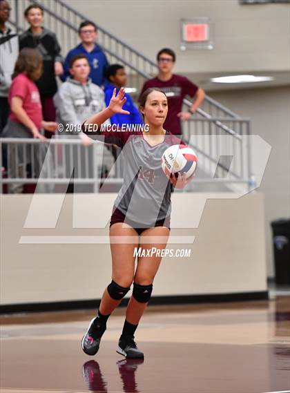 Thumbnail 3 in Morrilton vs. Valley View (AAA 4A Semifinal Playoff) photogallery.