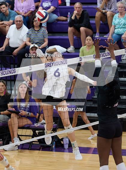 Thumbnail 3 in Stevens @ Boerne photogallery.