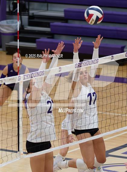 Thumbnail 3 in Stevens @ Boerne photogallery.