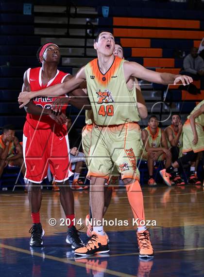 Thumbnail 3 in Victory Prep vs. Future College Prep (Tarkanian Classic) photogallery.