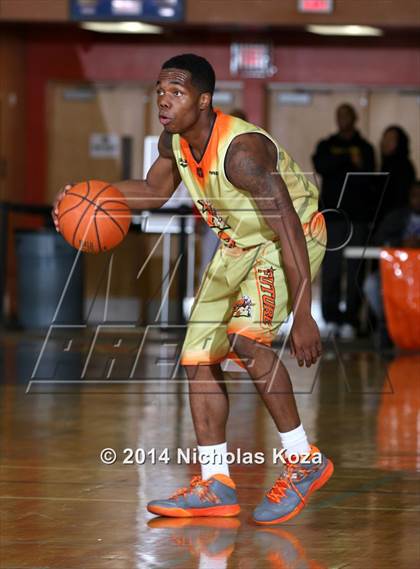 Thumbnail 3 in Victory Prep vs. Future College Prep (Tarkanian Classic) photogallery.