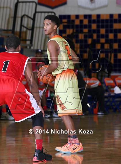 Thumbnail 3 in Victory Prep vs. Future College Prep (Tarkanian Classic) photogallery.