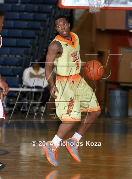 Thumbnail 2 in Victory Prep vs. Future College Prep (Tarkanian Classic) photogallery.