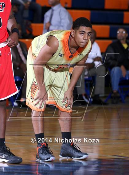 Thumbnail 3 in Victory Prep vs. Future College Prep (Tarkanian Classic) photogallery.