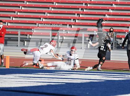 Thumbnail 2 in Durango vs. Roosevelt (CHSAA 3A State Final) photogallery.