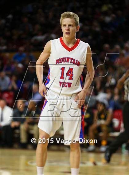 Thumbnail 2 in Gilbert vs. Mountain View (AIA Division 1 Quarterfinal) photogallery.