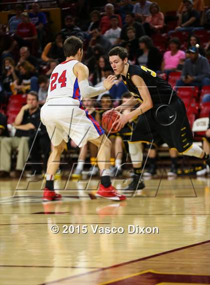 Thumbnail 3 in Gilbert vs. Mountain View (AIA Division 1 Quarterfinal) photogallery.