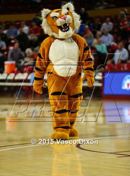 Thumbnail 2 in Gilbert vs. Mountain View (AIA Division 1 Quarterfinal) photogallery.