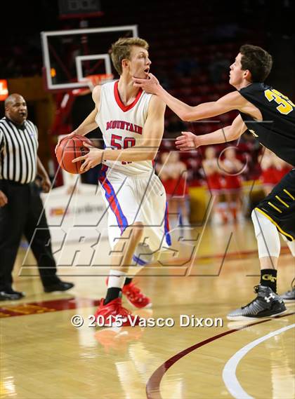 Thumbnail 3 in Gilbert vs. Mountain View (AIA Division 1 Quarterfinal) photogallery.