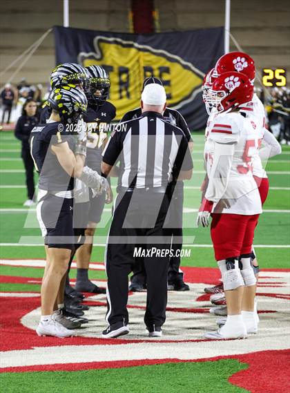 Thumbnail 2 in Glen Rose vs. Seminole (UIL 4A Division II Football Area) photogallery.