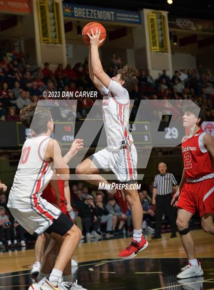 Thumbnail 3 in Tappan Zee vs. Somers (NYSPHSAA Section 1 Class A Final) photogallery.