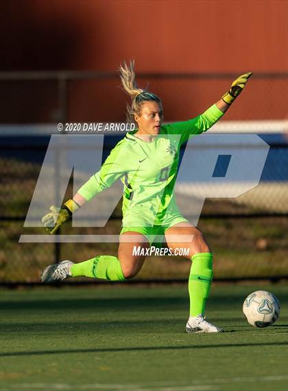 Thumbnail 3 in Exeter vs. Windham (NHIAA Division 1 State FInal) photogallery.
