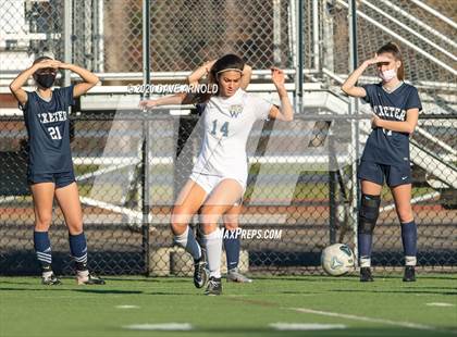 Thumbnail 2 in Exeter vs. Windham (NHIAA Division 1 State FInal) photogallery.