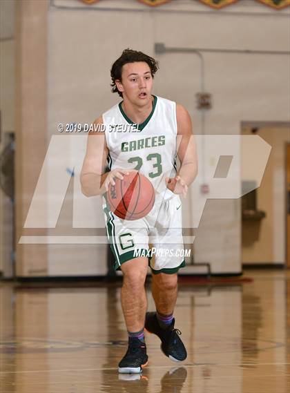 Thumbnail 2 in St. Mary's vs. Garces Memorial (Fr. Barry Christmas Classic) photogallery.