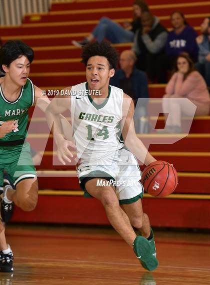 Thumbnail 3 in St. Mary's vs. Garces Memorial (Fr. Barry Christmas Classic) photogallery.