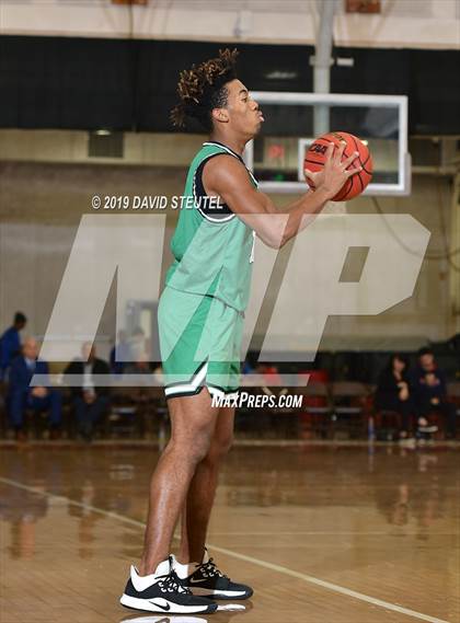 Thumbnail 1 in St. Mary's vs. Garces Memorial (Fr. Barry Christmas Classic) photogallery.