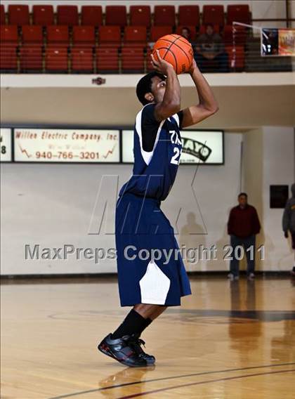 Thumbnail 3 in Zion Academy vs. Dodd City (Fantasy of Lights) photogallery.