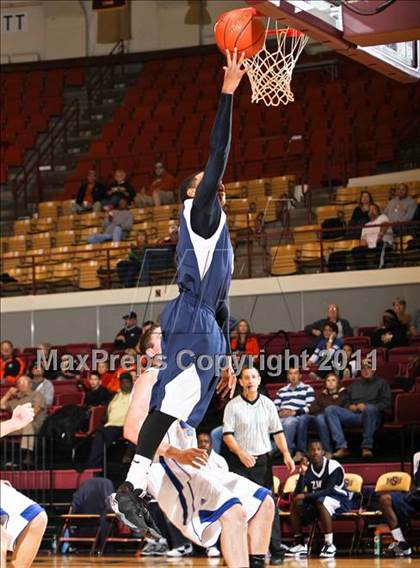 Thumbnail 1 in Zion Academy vs. Dodd City (Fantasy of Lights) photogallery.