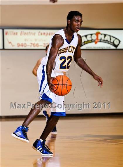 Thumbnail 1 in Zion Academy vs. Dodd City (Fantasy of Lights) photogallery.