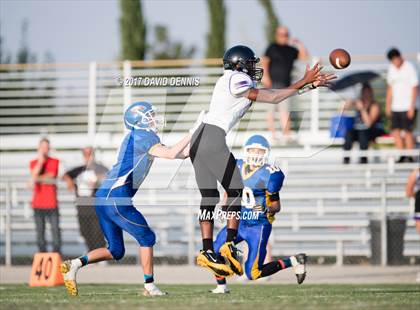 Thumbnail 3 in JV: Bakersfield Christian vs Mission Oak photogallery.