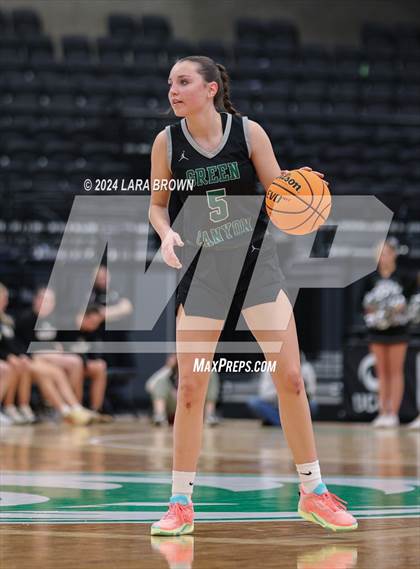 Thumbnail 2 in Green Canyon vs. Cedar (UHSAA 4A Quarterfinal) photogallery.
