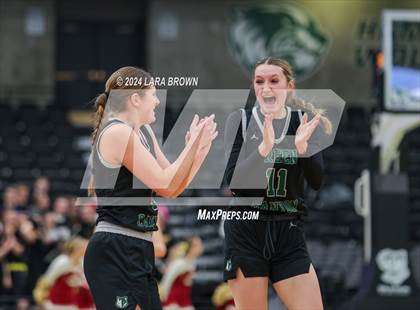 Thumbnail 3 in Green Canyon vs. Cedar (UHSAA 4A Quarterfinal) photogallery.