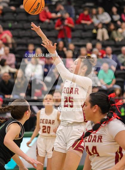 Thumbnail 2 in Green Canyon vs. Cedar (UHSAA 4A Quarterfinal) photogallery.