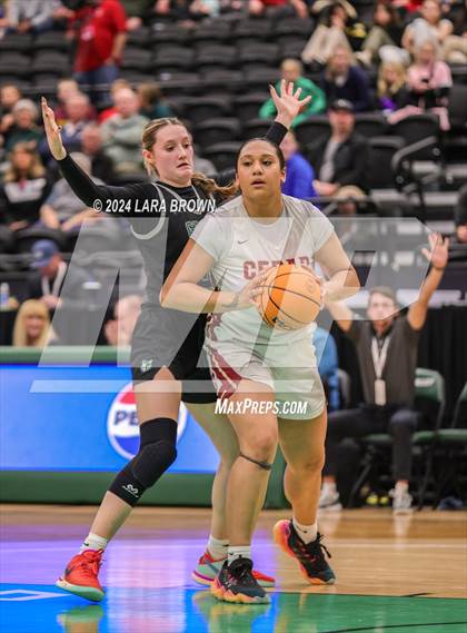 Thumbnail 1 in Green Canyon vs. Cedar (UHSAA 4A Quarterfinal) photogallery.