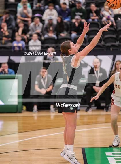 Thumbnail 3 in Green Canyon vs. Cedar (UHSAA 4A Quarterfinal) photogallery.