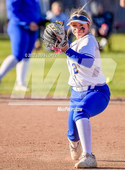 Thumbnail 1 in Bonita @ Charter Oak photogallery.