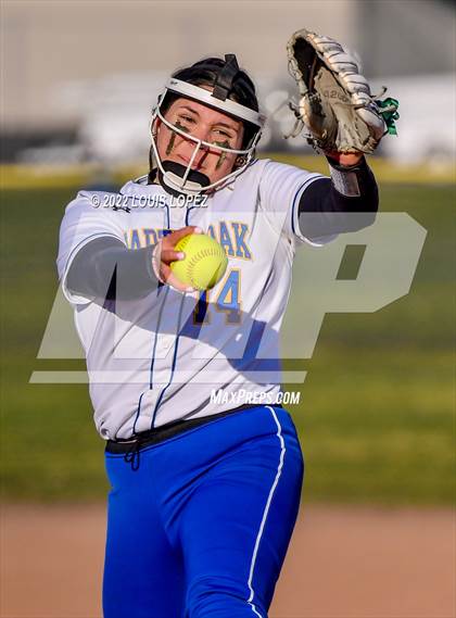 Thumbnail 1 in Bonita @ Charter Oak photogallery.