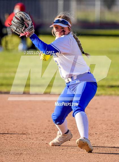 Thumbnail 2 in Bonita @ Charter Oak photogallery.
