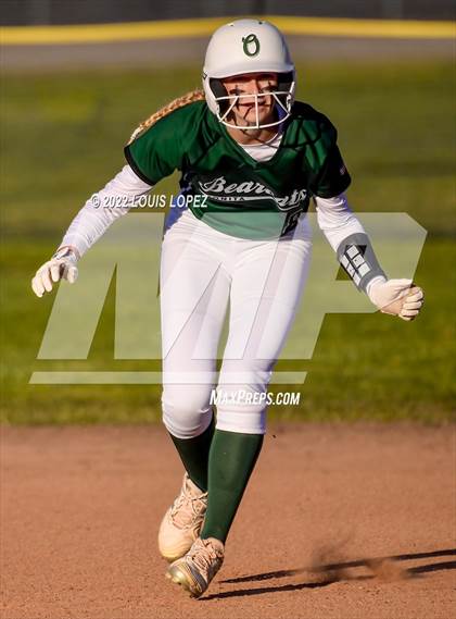 Thumbnail 1 in Bonita @ Charter Oak photogallery.