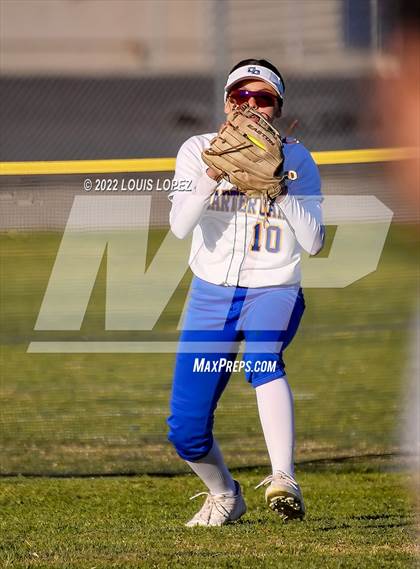 Thumbnail 1 in Bonita @ Charter Oak photogallery.