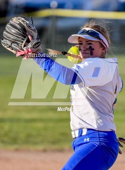 Thumbnail 2 in Bonita @ Charter Oak photogallery.
