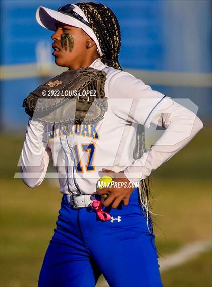 Thumbnail 2 in Bonita @ Charter Oak photogallery.