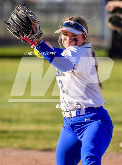 Thumbnail 1 in Bonita @ Charter Oak photogallery.