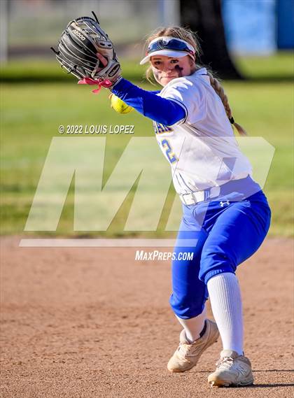 Thumbnail 1 in Bonita @ Charter Oak photogallery.