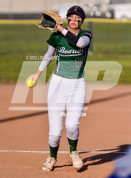 Thumbnail 2 in Bonita @ Charter Oak photogallery.