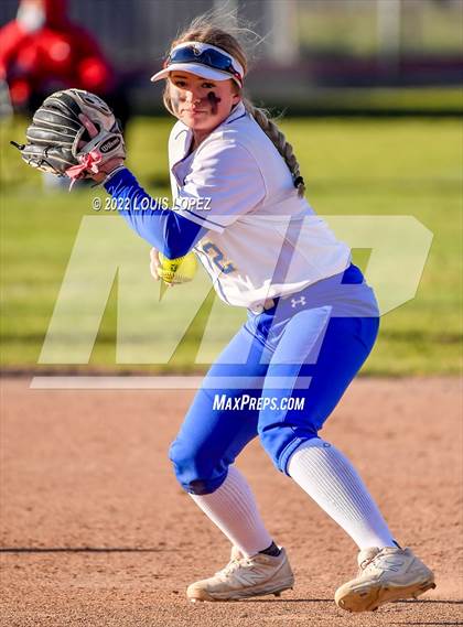 Thumbnail 2 in Bonita @ Charter Oak photogallery.