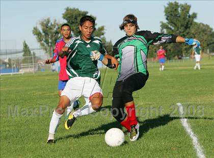 Thumbnail 1 in Tracy vs East Union (Sierra Tournament) photogallery.