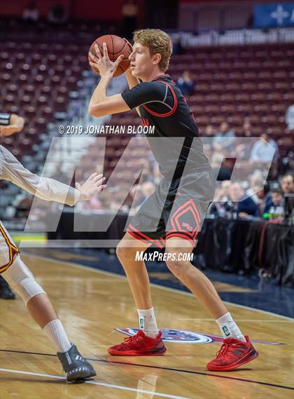 Thumbnail 2 in New Canaan vs. Granby Memorial (CIAC D4 Final) photogallery.