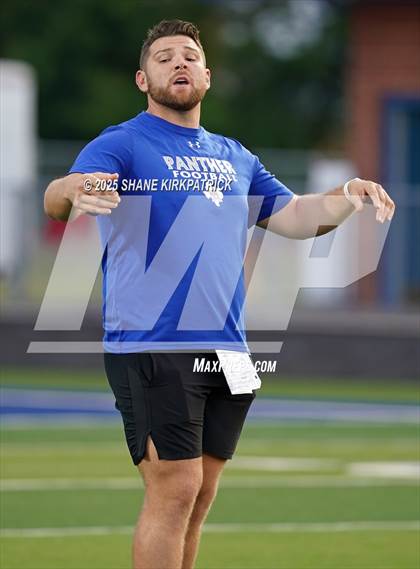 Thumbnail 2 in JV: Life Waxahachie vs Van Alstyne photogallery.